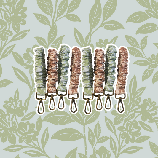 pilina | scrunchie wristlet